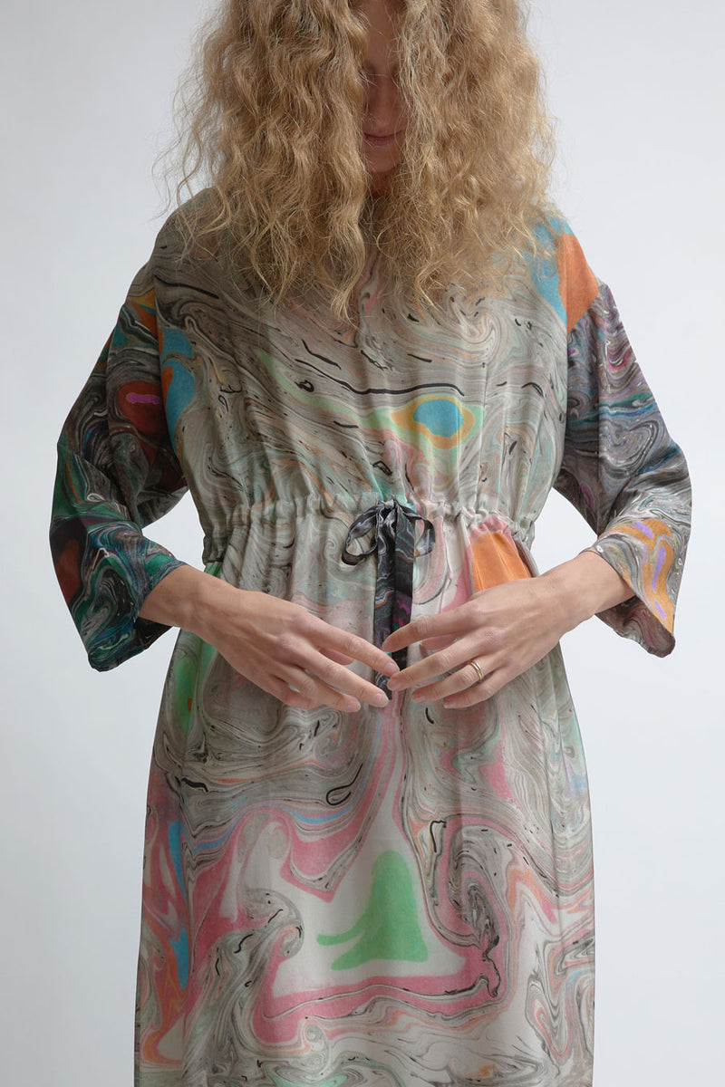 Anntian Simple Dress in Print CD Marbling Pale