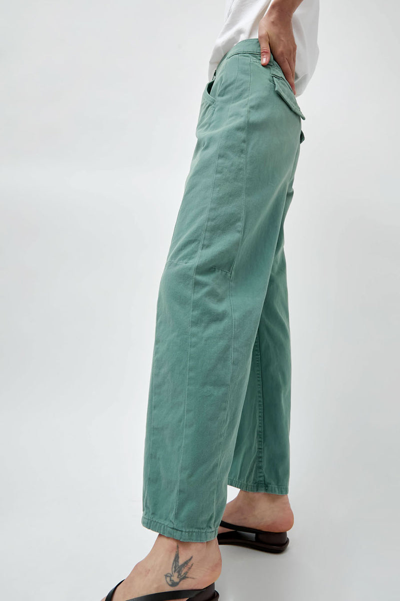 B Sides Lange Lasso Chino in Lindon Overdye