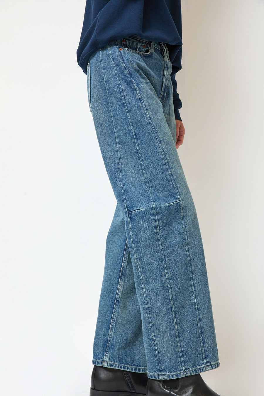 B Sides Slim Lasso Jean in Vista Blue