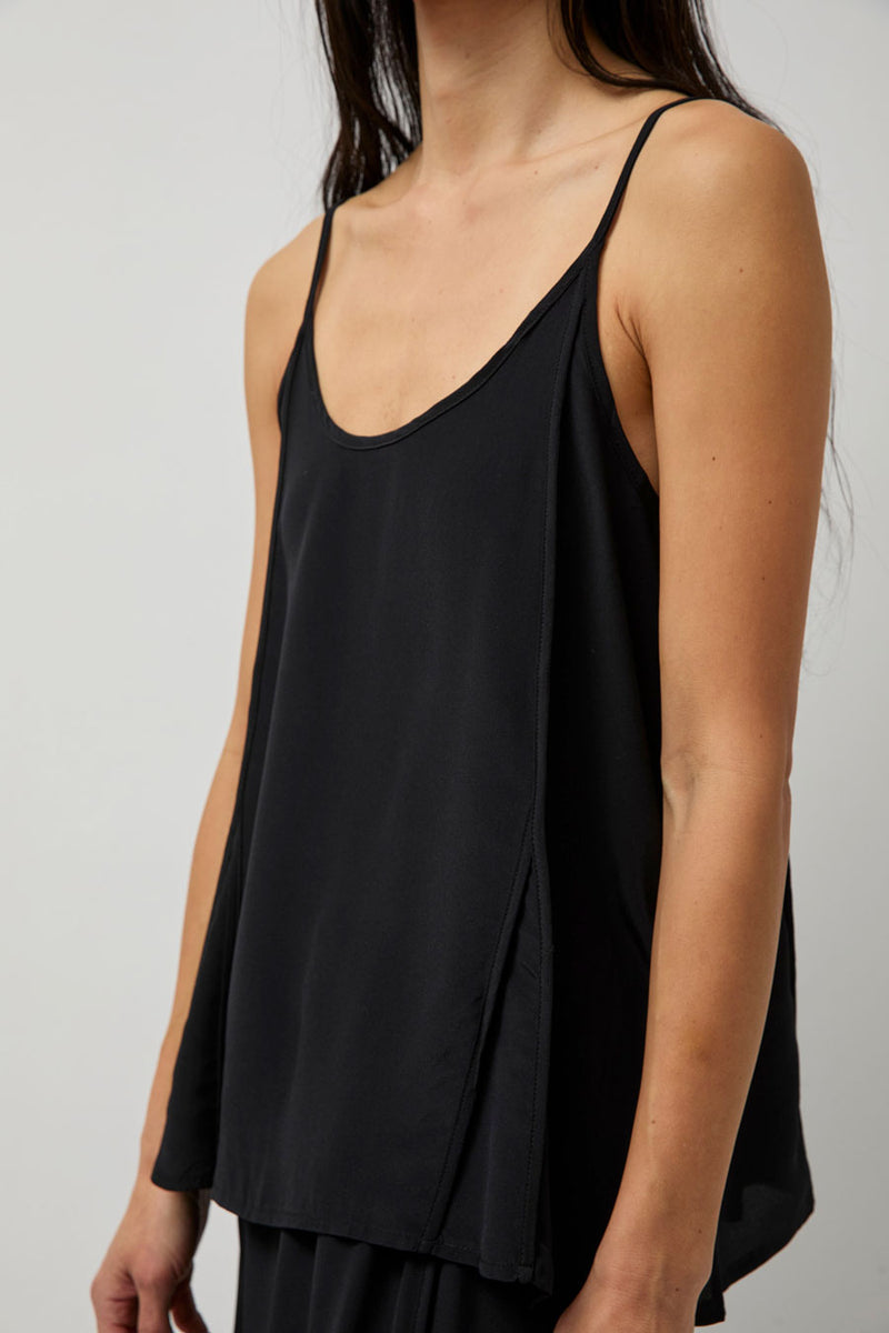 Baserange Ade Top in Black