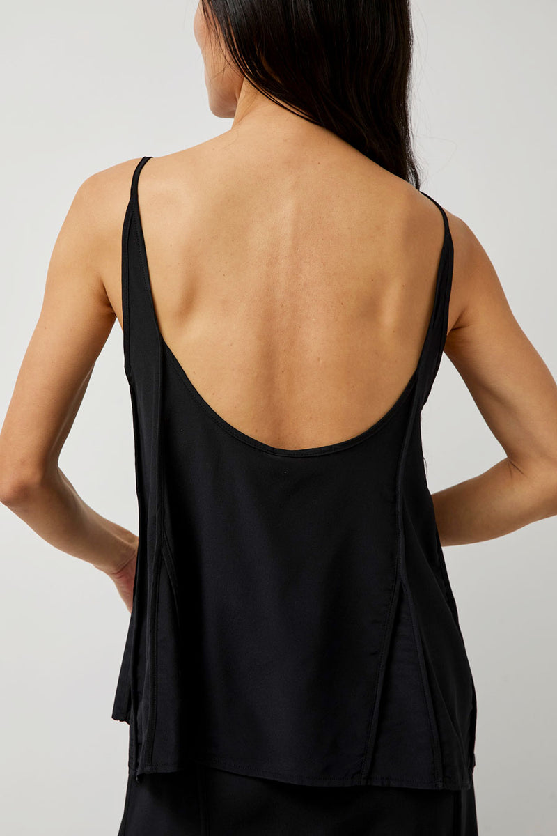 Baserange Ade Top in Black