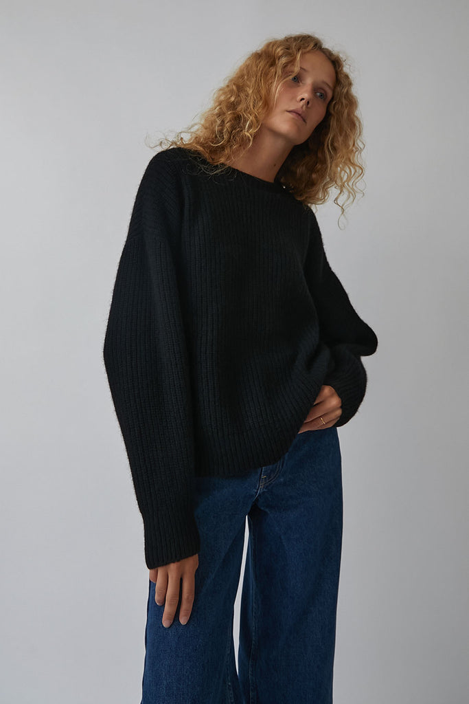 Baserange Mea Pullover in Black