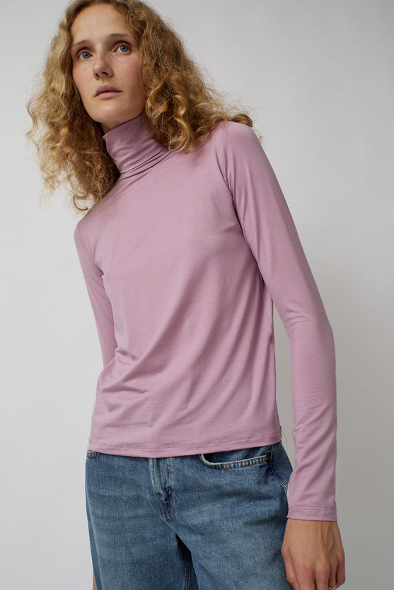 Baserange Turtleneck in Still Purple