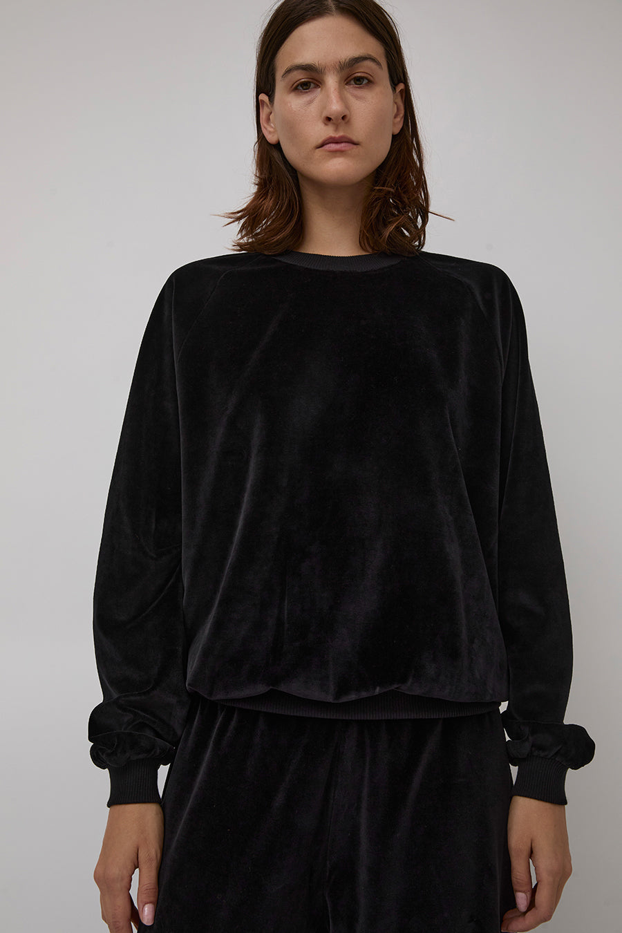 Baserange Rim Raglan Sweatshirt in Black