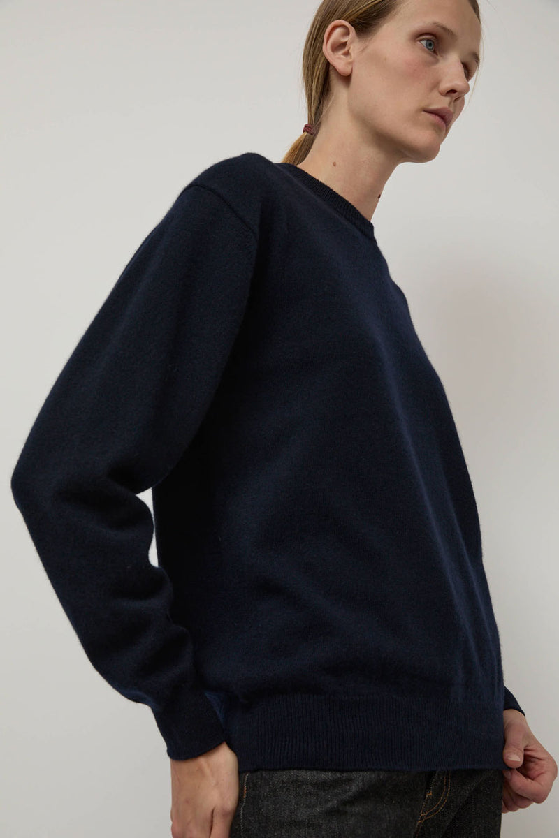 Batoner Innocent Cashmere Crewneck in Navy