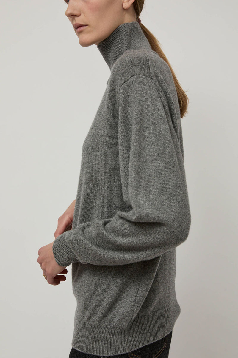 Batoner Innocent Cashmere Turtleneck in Grey