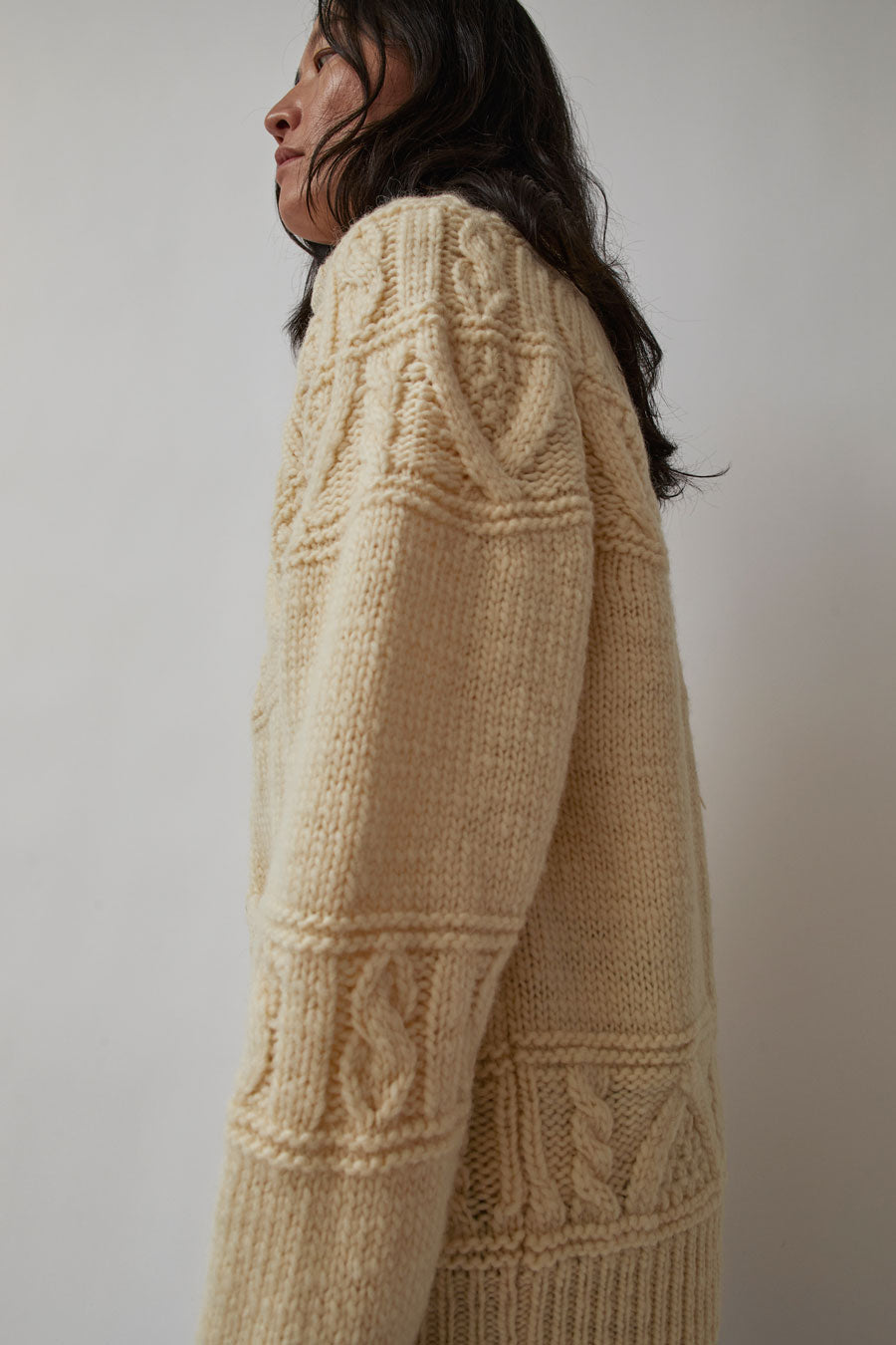 Batoner Spread Alan High Neck Cardigan in Cream