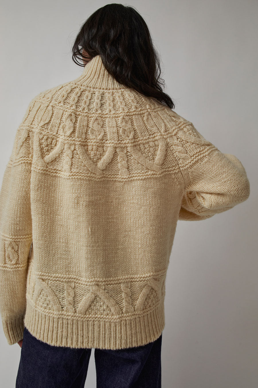 Batoner Spread Alan High Neck Cardigan in Cream