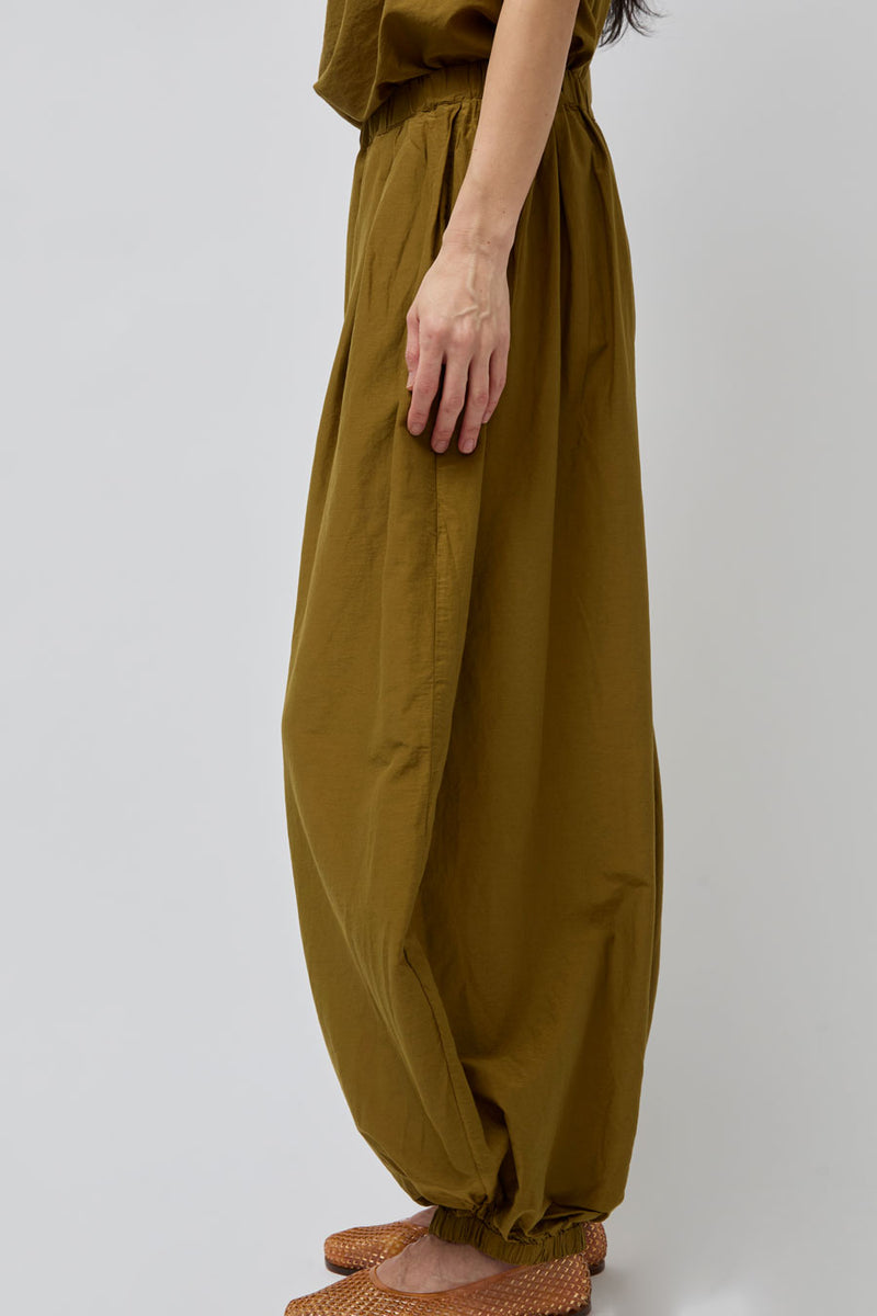 Black Crane Akari Pants in Dark Olive