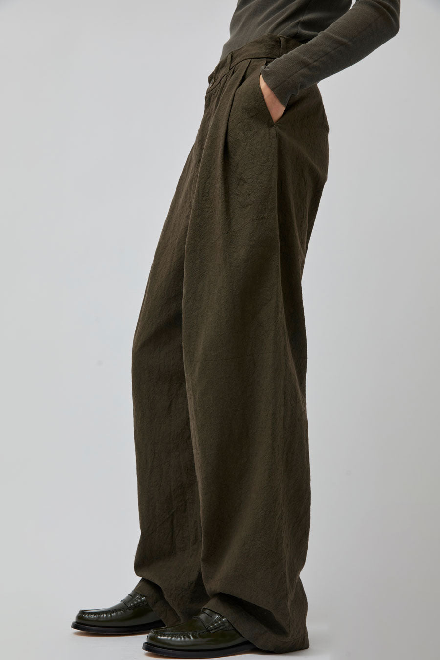 Black Crane Crinkled Trousers in Charcoal