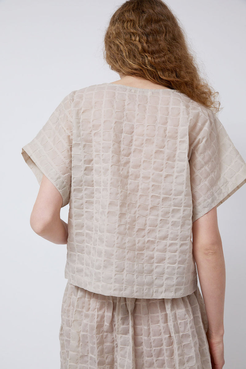 Black Crane Ripple Finish Top in Beige