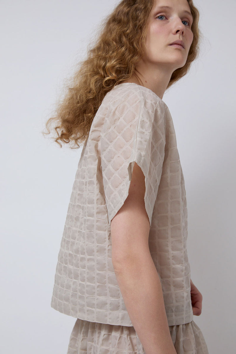 Black Crane Ripple Finish Top in Beige