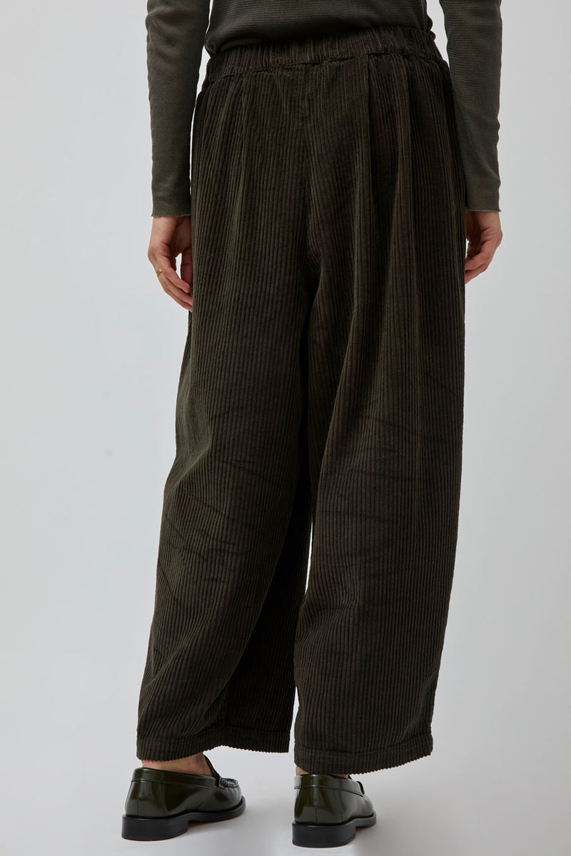 Black Crane Wide Pants in Dark Forest