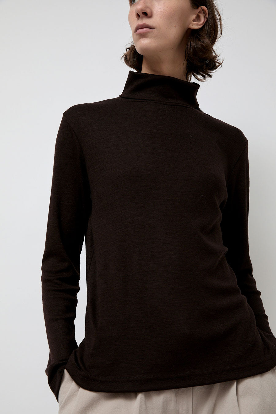 Black Crane Wool Turtle Neck in Cacao