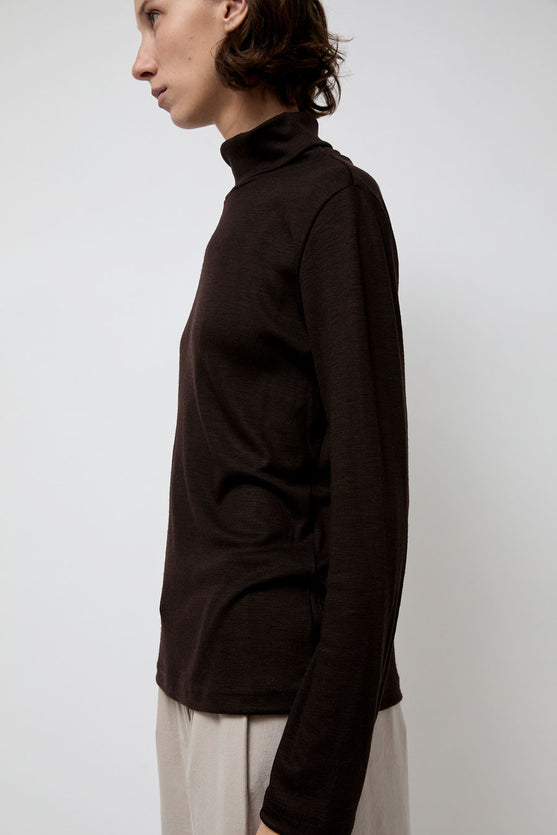 Black Crane Wool Turtle Neck in Cacao