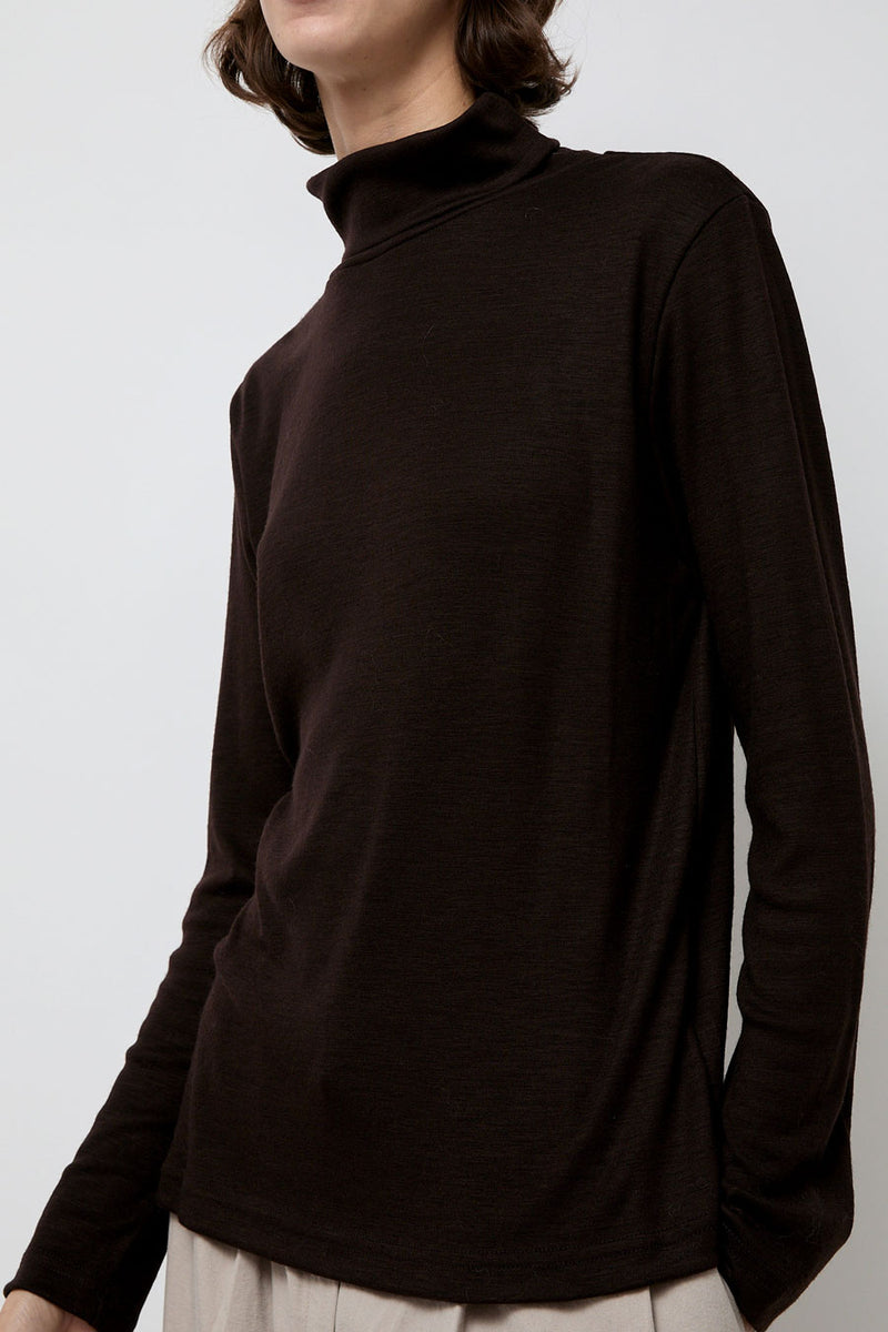 Black Crane Wool Turtle Neck in Cacao