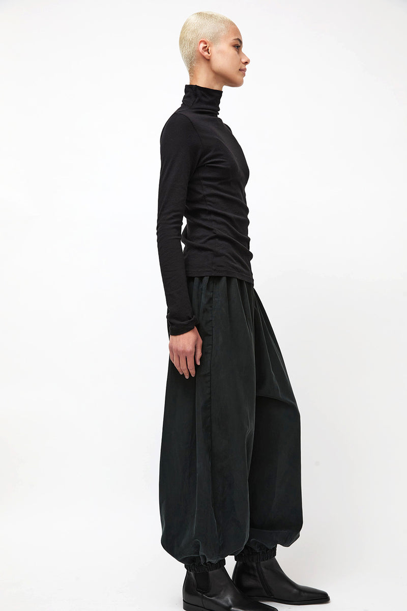Black Crane Lantern Pants in Black