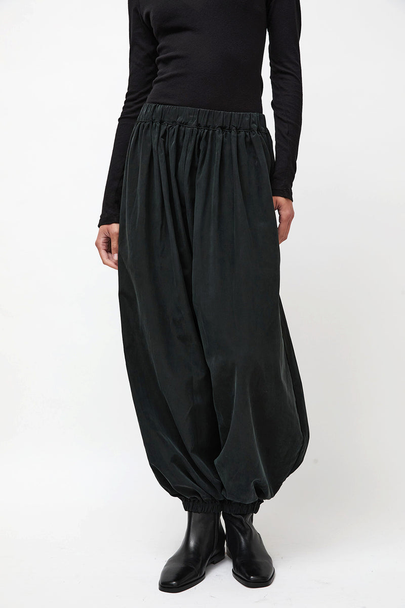 Black Crane Lantern Pants in Black