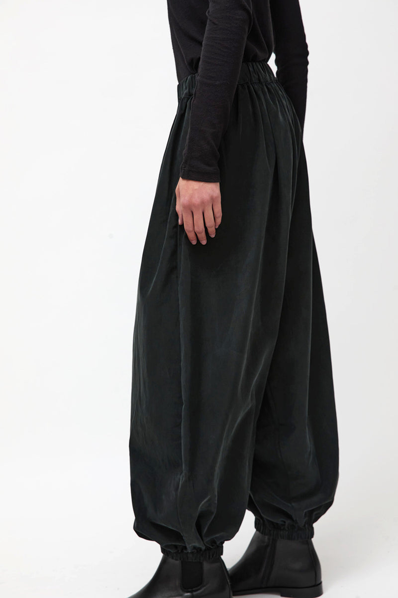 Black Crane Lantern Pants in Black
