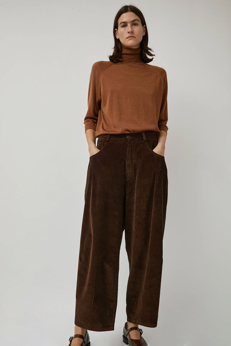 CORDERA Corduroy Baggy Pants in Brown