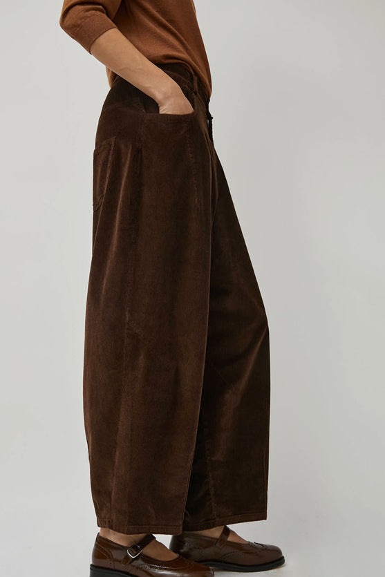 CORDERA Corduroy Baggy Pants in Brown