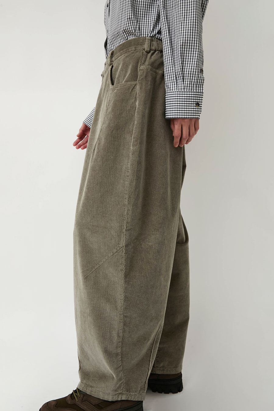 CORDERA Corduroy Baggy Pants in Cobblestone
