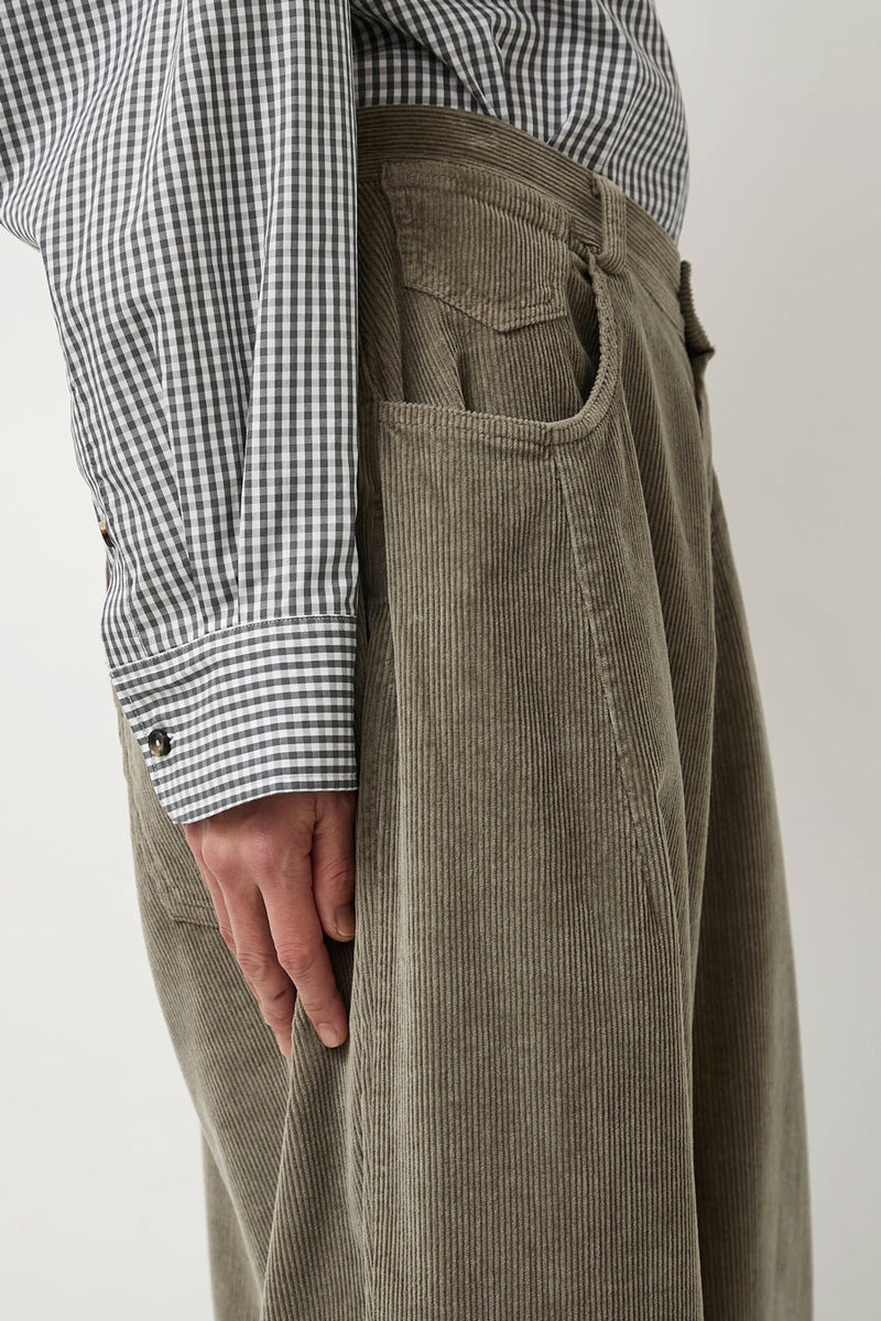 CORDERA Corduroy Baggy Pants in Cobblestone