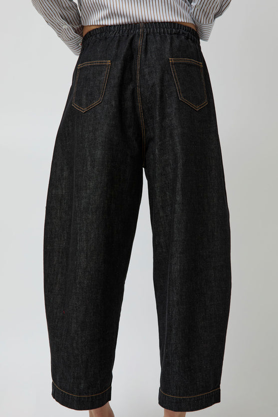CORDERA Denim Curved Pants in Black