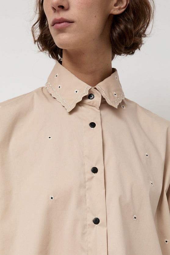 CORDERA Embroidery Shirt in Beige