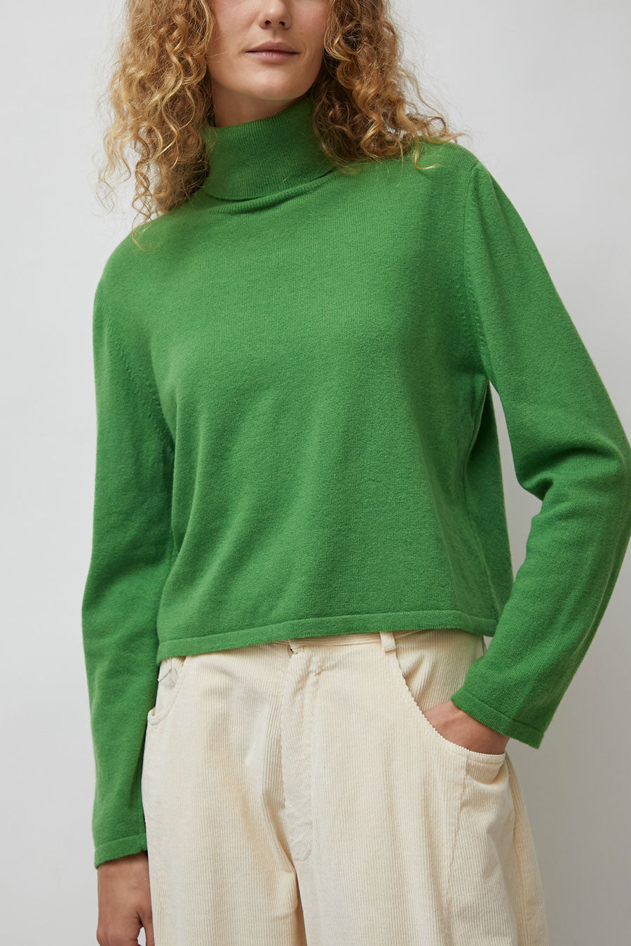 CORDERA Merino Turtleneck Sweater in Herba