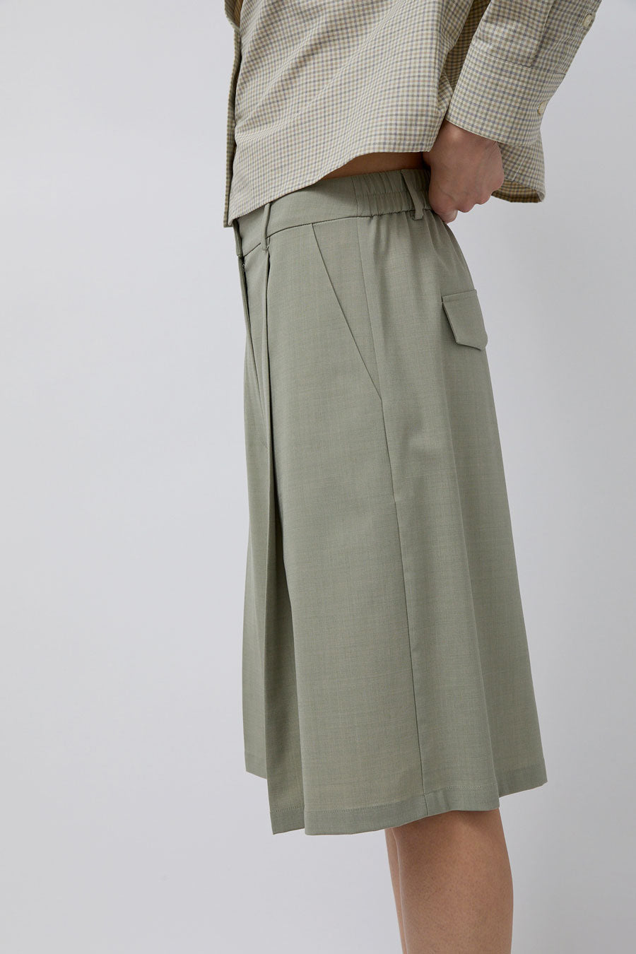 CORDERA Tailoring Bermuda Shorts in Salvia