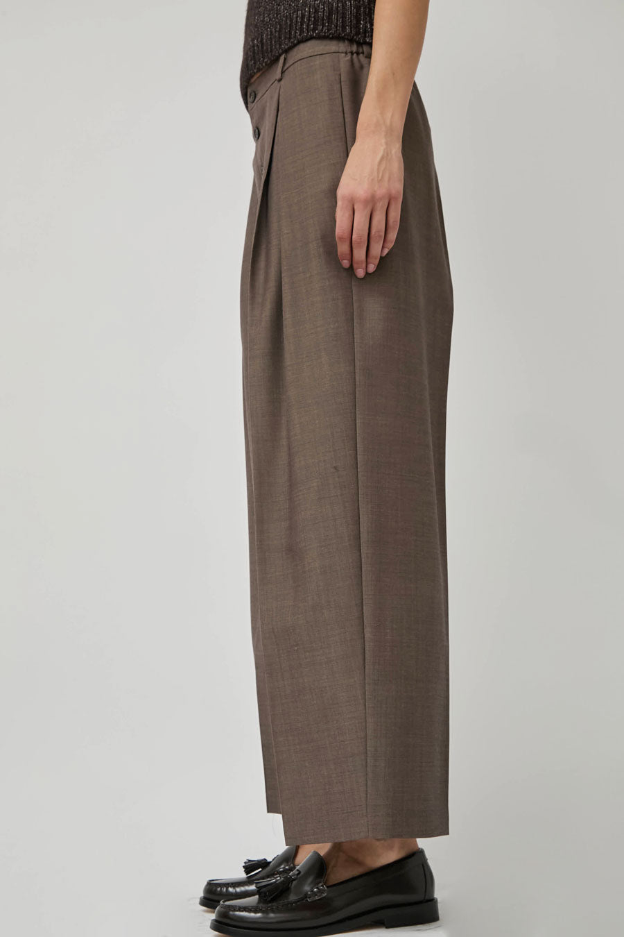 CORDERA Tailoring Mohair Buttoned Pants in Smoke Brown