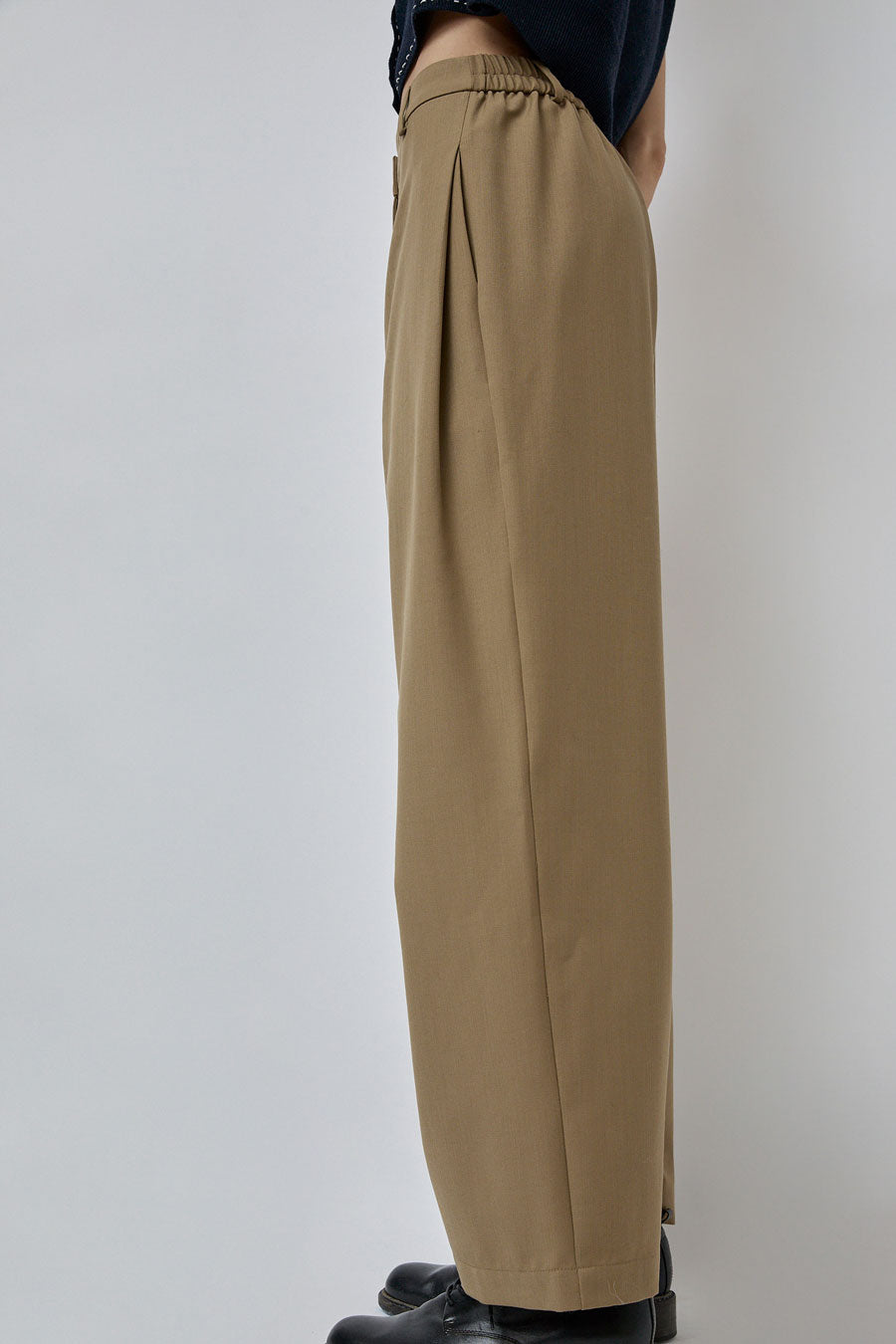 CORDERA Tailoring Pocket Pants in Alondra