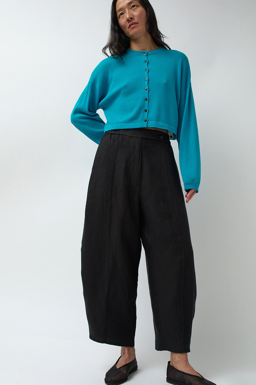 CORDERA Linen Curved Pants in Black