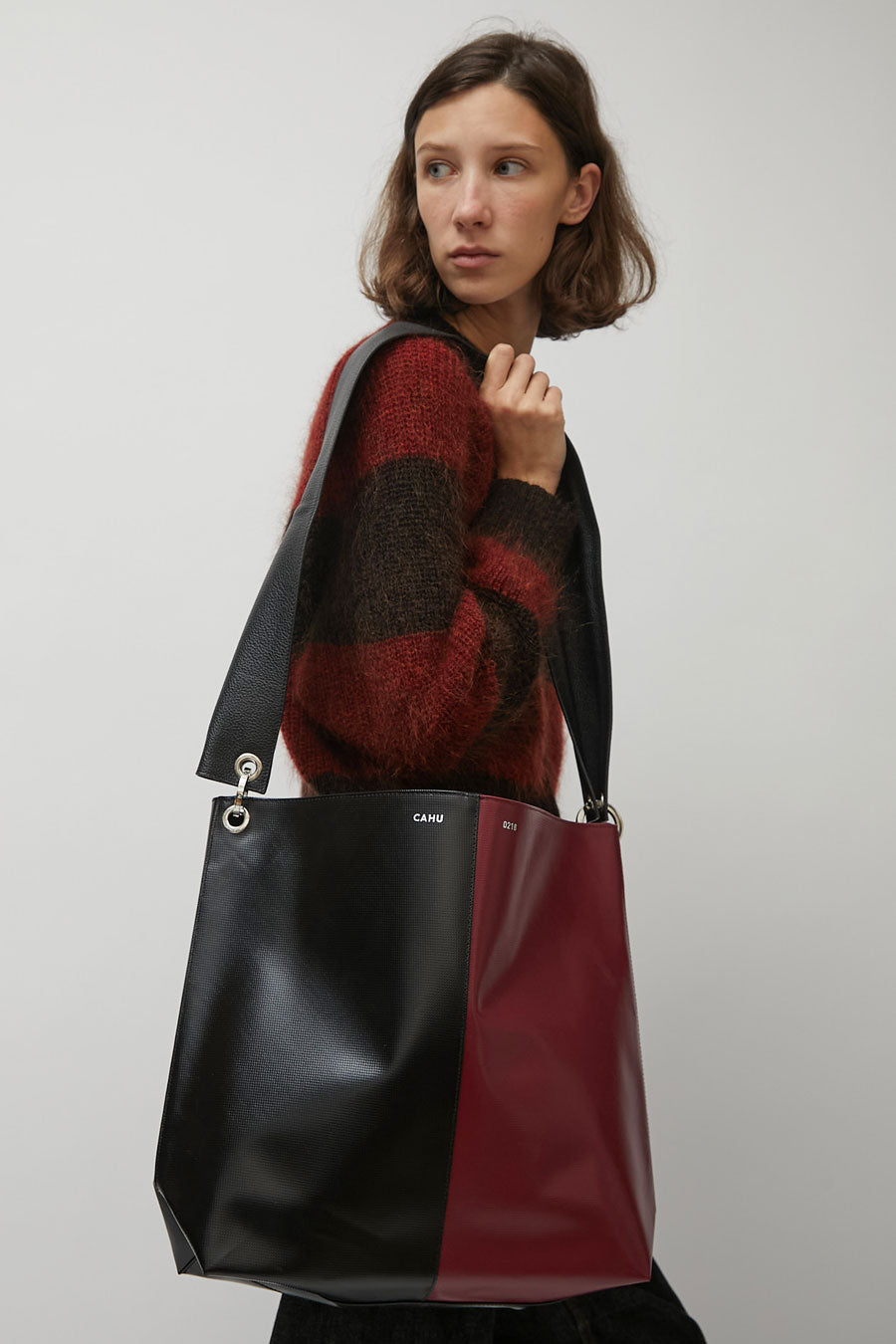 Cahu Diagonol Bigout Bag in Black and Burgundy