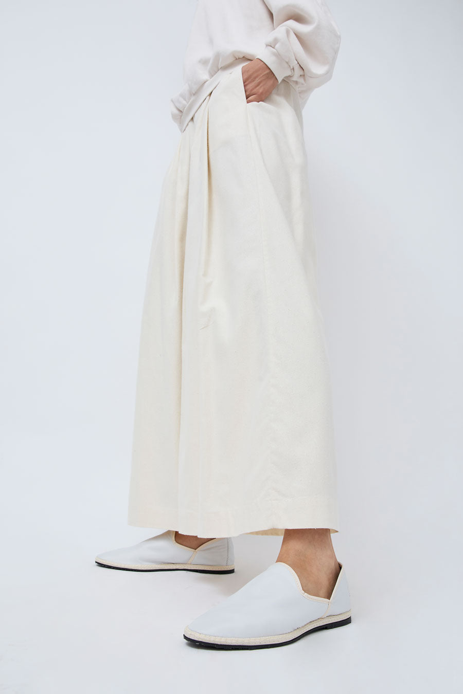 Drogheria Crivellini Fu-Babouche in Ivory