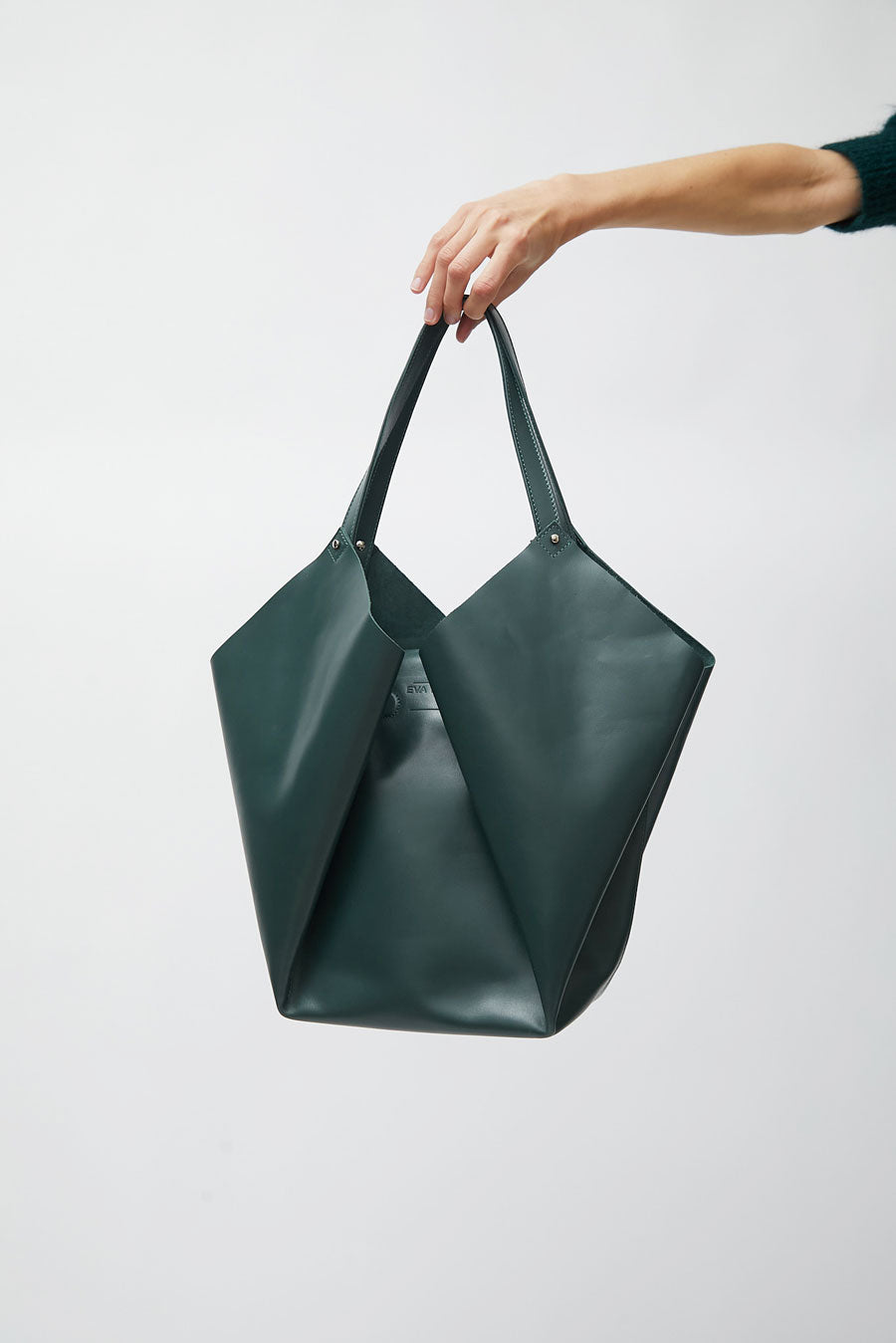 Eva Blut Corolla Bag in Glass Green