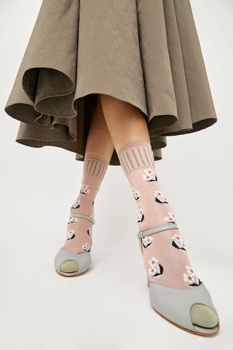 Exquisite J Deco Flowers Socks in Pink