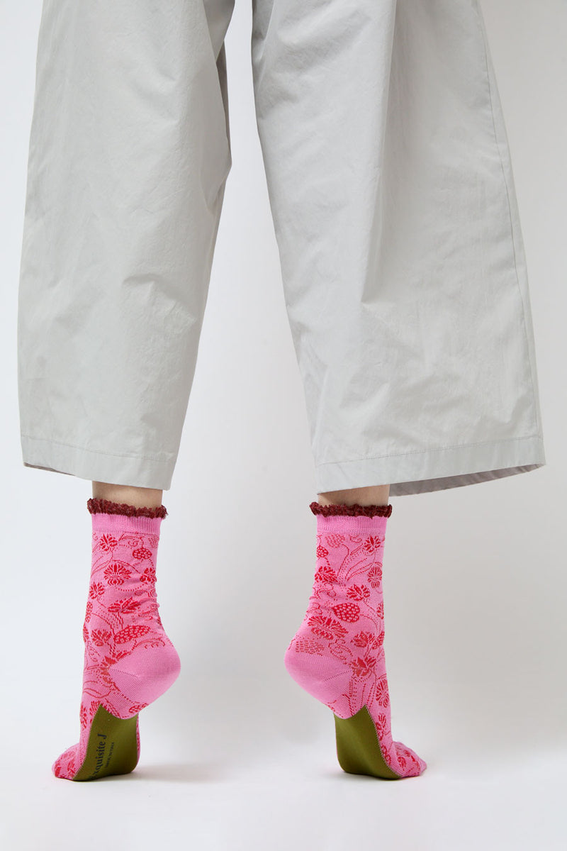 Exquisite J Flower Socks in Pink