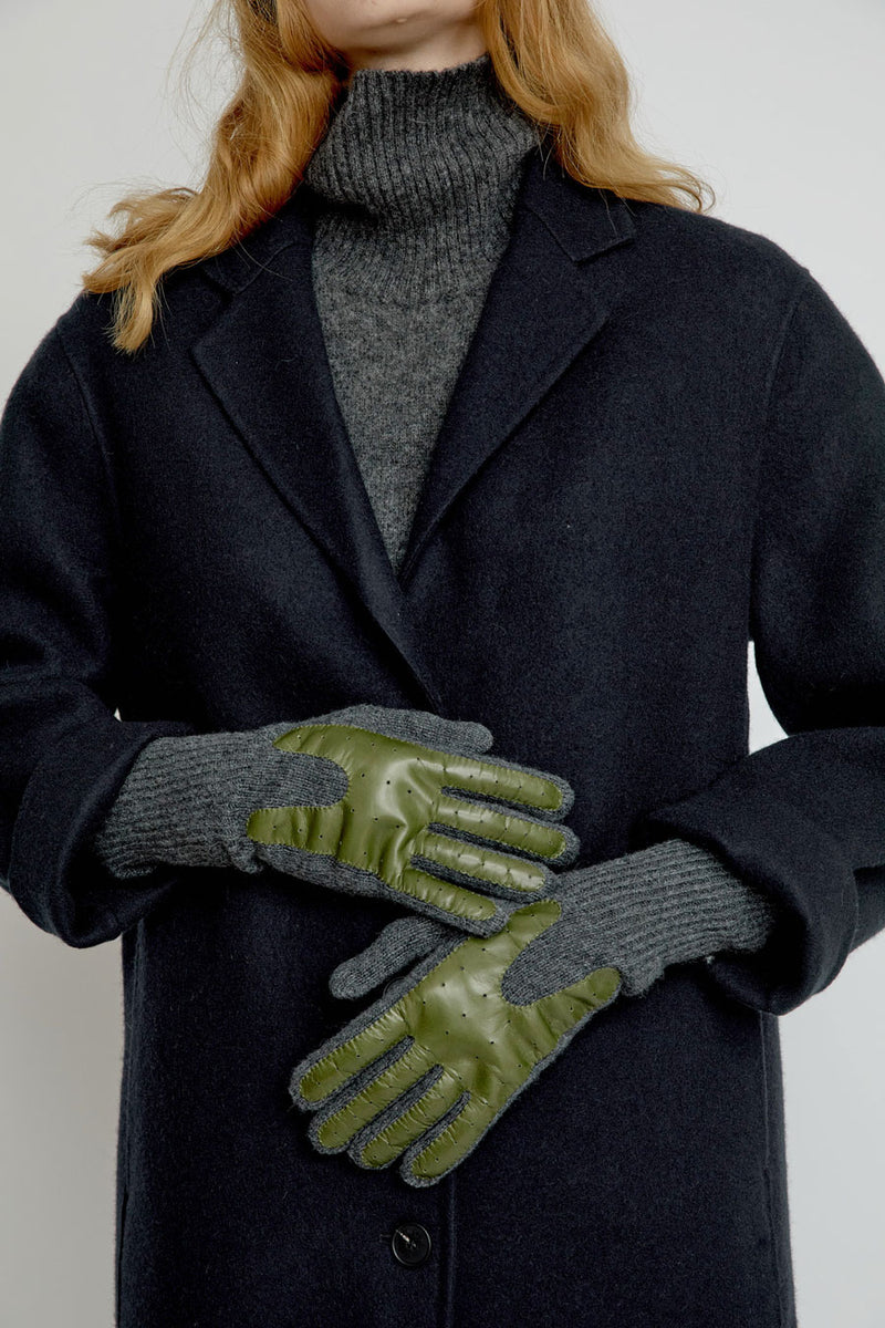 Exquisite J Gloves in Charcoal with Olive