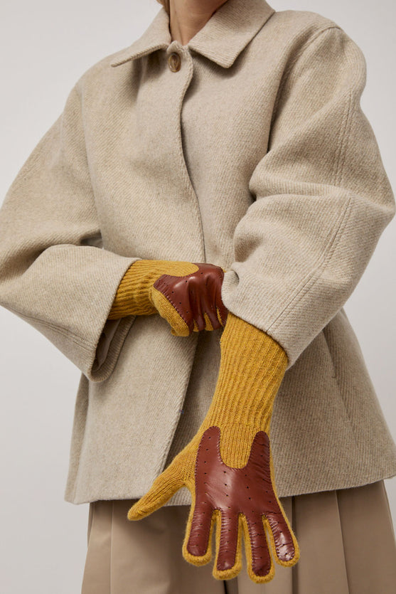 Exquisite J Gloves in Mustard with Camel