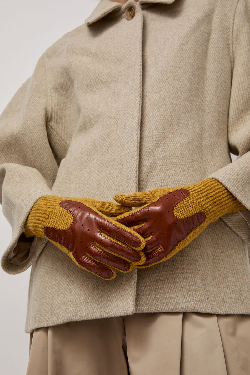 Exquisite J Gloves in Mustard with Camel