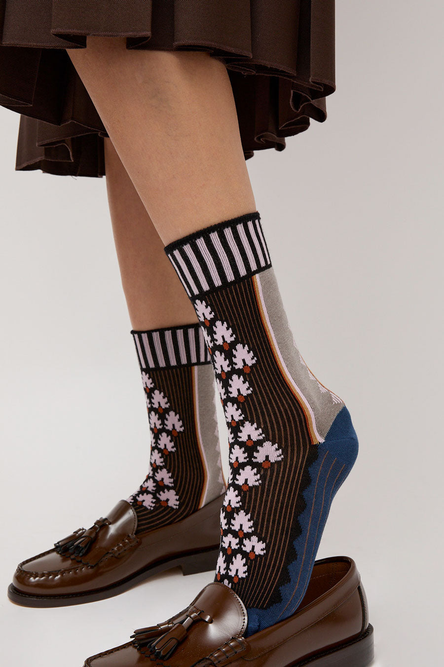 Exquisite J Graphic Socks in Black