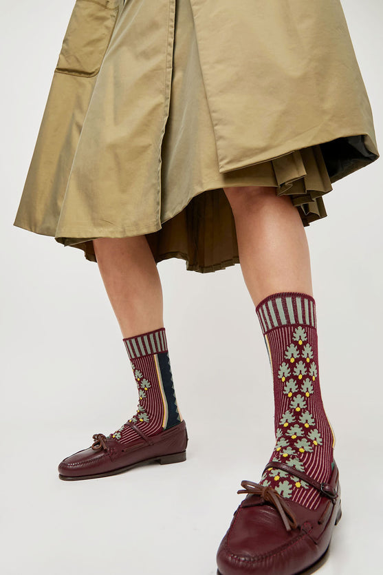 Exquisite J Graphic Socks in Bordeaux