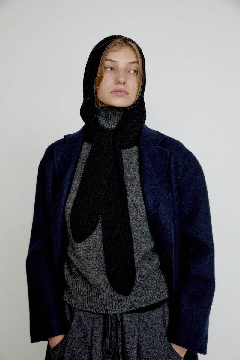 Exquisite J Hooded Scarf in Black