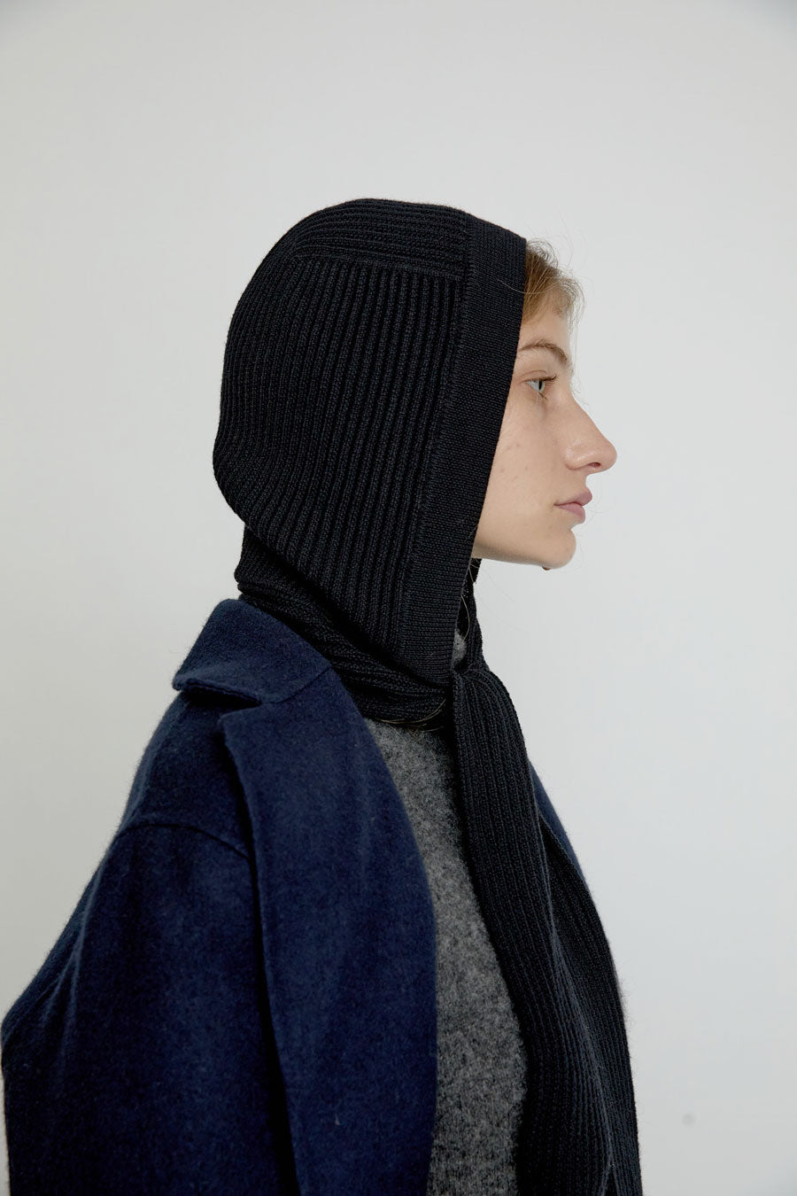 Exquisite J Hooded Scarf in Black