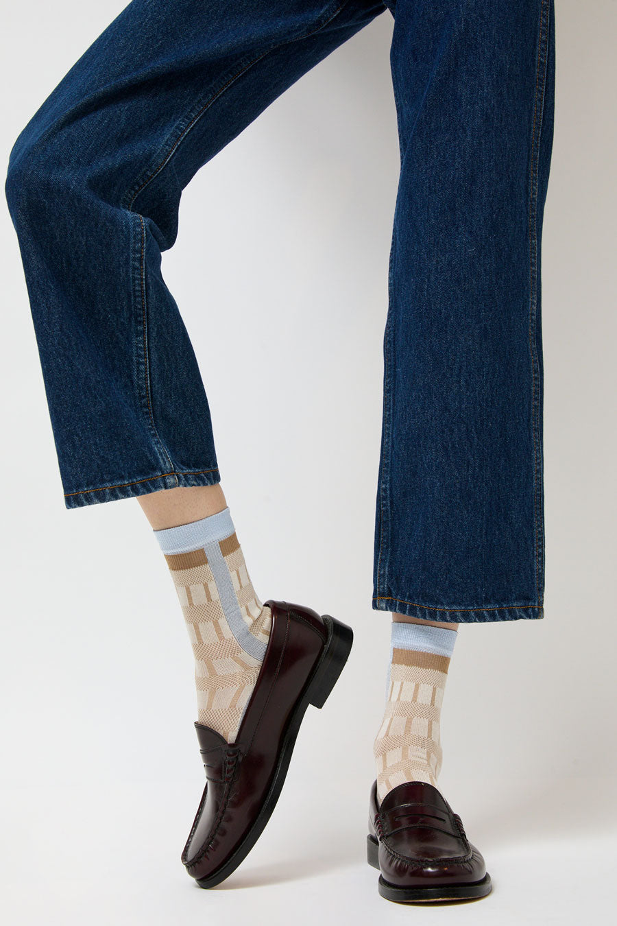 Exquisite J Short Colorblock Socks in Ice