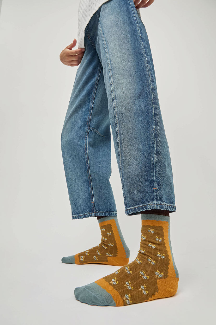 Exquisite J Short Cotton Micro Roses Socks in Mustard