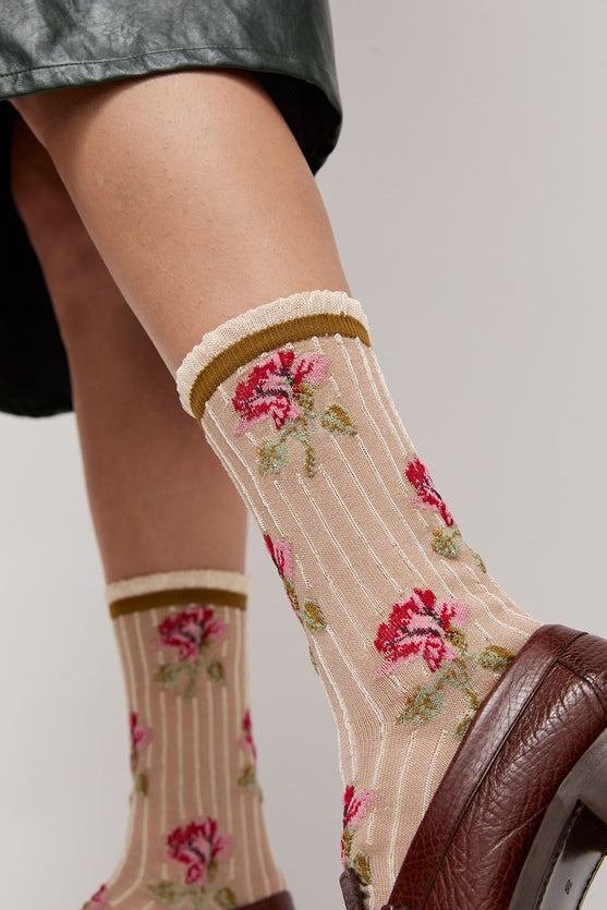 Exquisite J Short Flower Socks in Cream