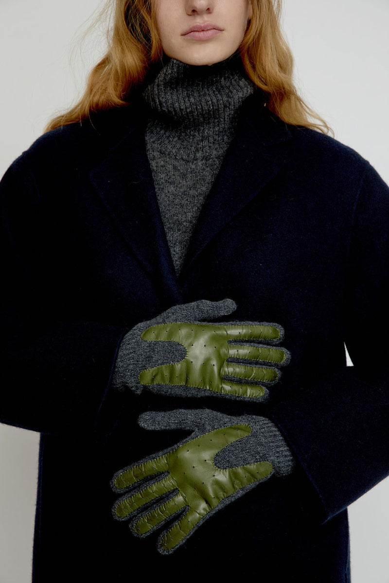 Exquisite J Gloves in Charcoal with Olive